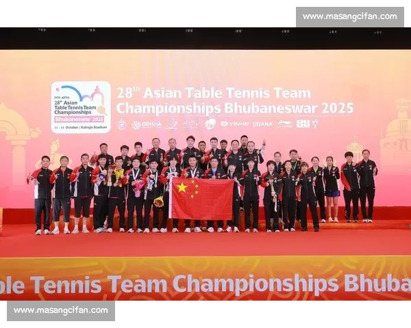 小手球比赛精彩纷呈 各队全力以赴争夺冠军荣耀 展现团队合作与个人技巧